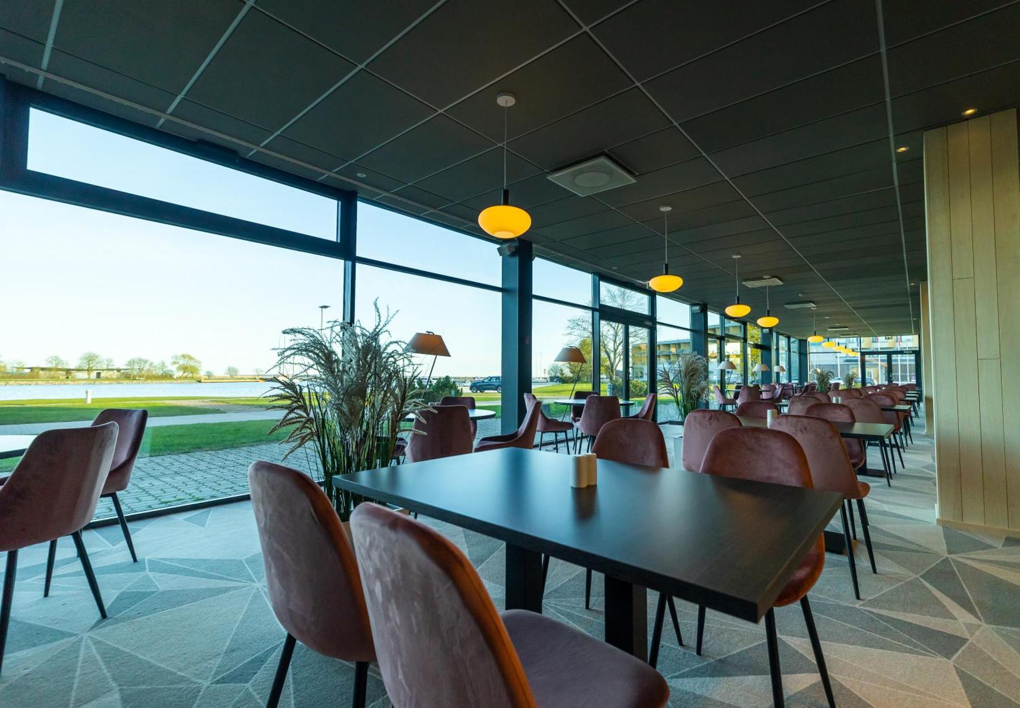 Oe Seaside Suites & Spa 库雷萨雷 外观 照片