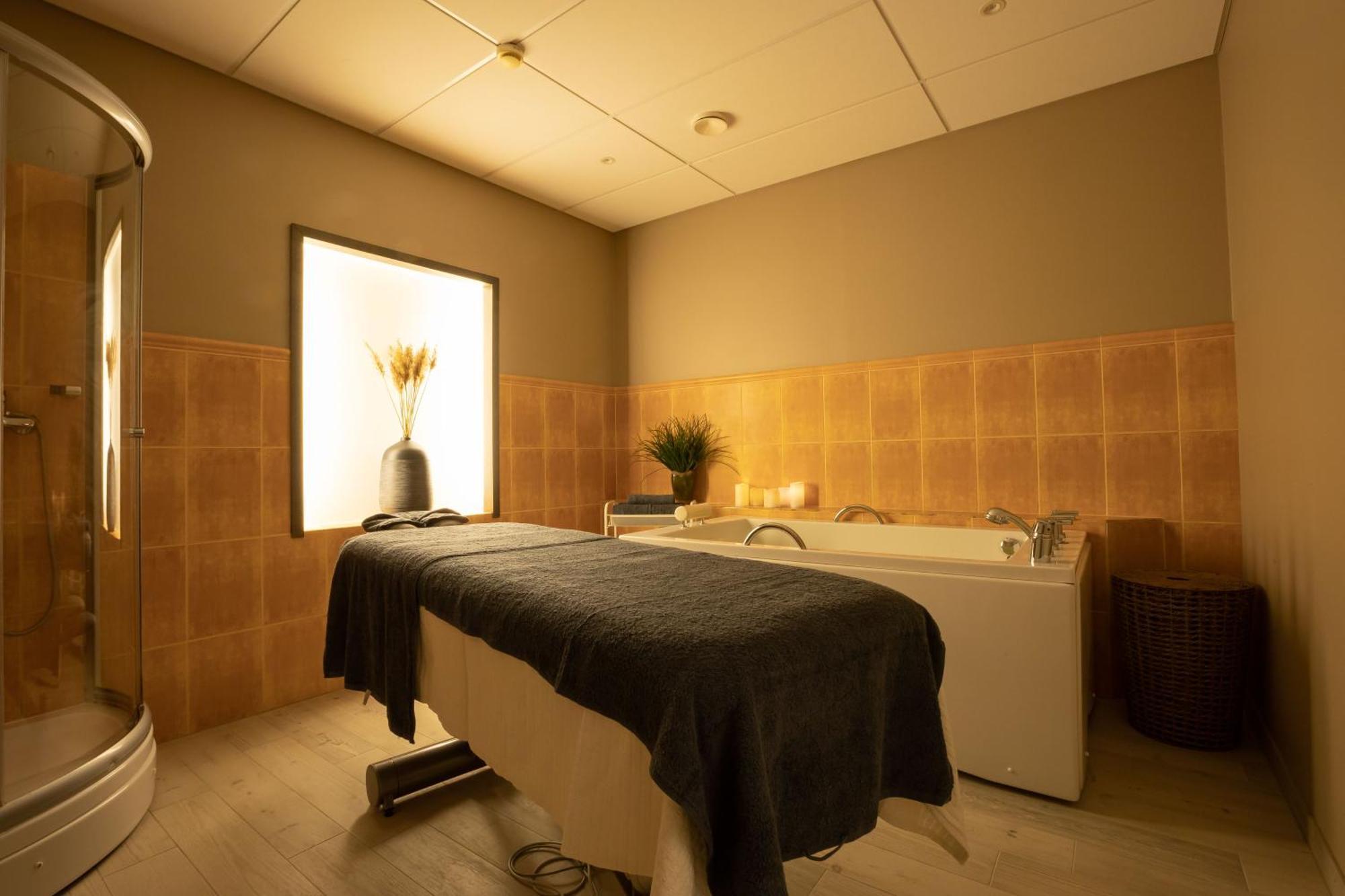 Oe Seaside Suites & Spa 库雷萨雷 外观 照片